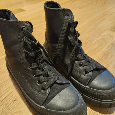 Schwarze Stiefel
