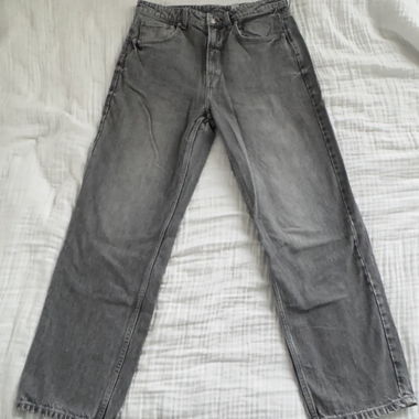 Jeans di denim grigio