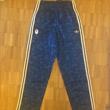 BAPE x Adidas Trainingshose blau camo - S