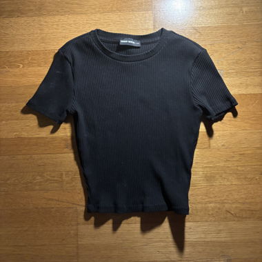 Schwarzes T Shirt, kurzärmelig 