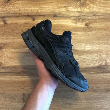 New Balance 2002r