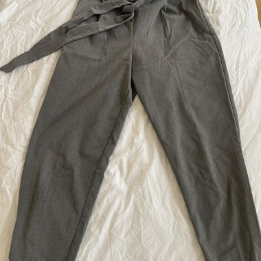 Pantaloni eleganti grigi