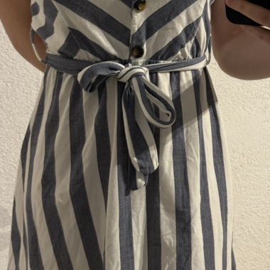 Abito rigato blu e bianco