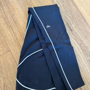 alo leggings in black, size S