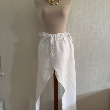 Weisse Leinenhose mit elastischem Bund