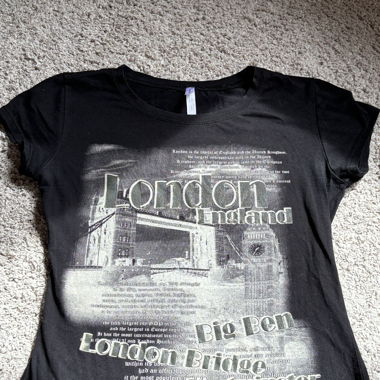 Basic Schwarzes T-Shirt Big Ben und London Bridge 