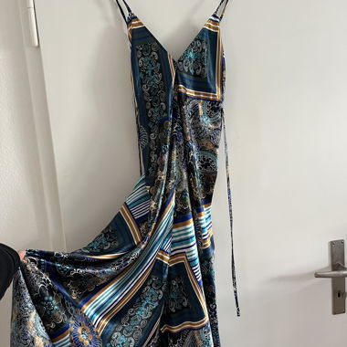 Slip-Kleid mit Muster
