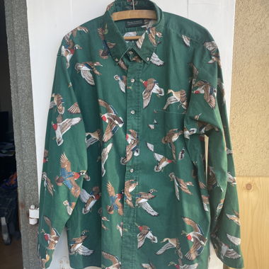 Camicia con motivo di uccelli