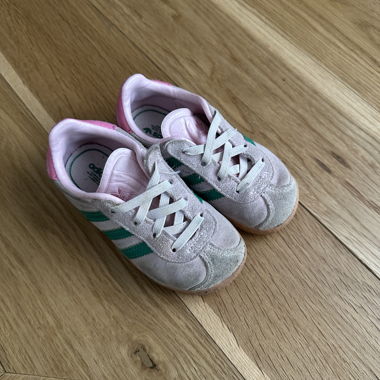 ADIDAS Gazelle pink kids size 23.5