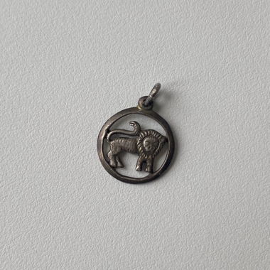 Ciondolo leone vintage in argento 800