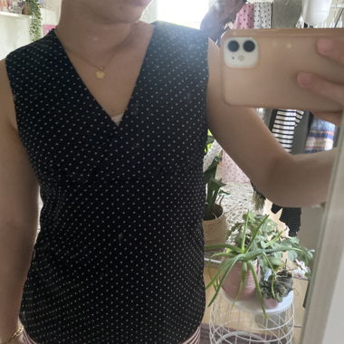 Top a Pois con Scollatura a V