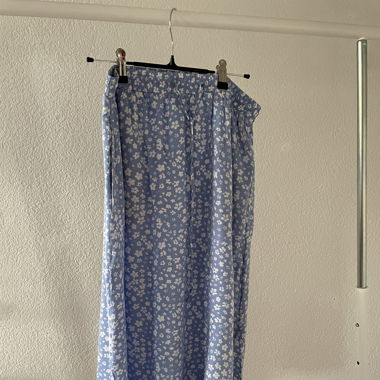 blaues midi kleid frühling sommer