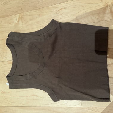 Braunes kurzes Tanktop