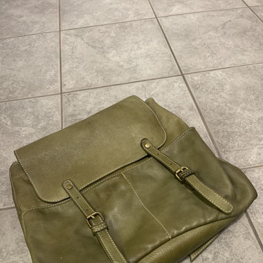 Brandneue Lederrucksack in grün Milano