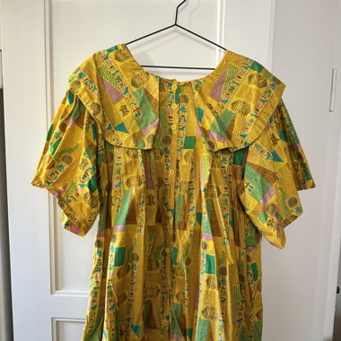 Dress with collar