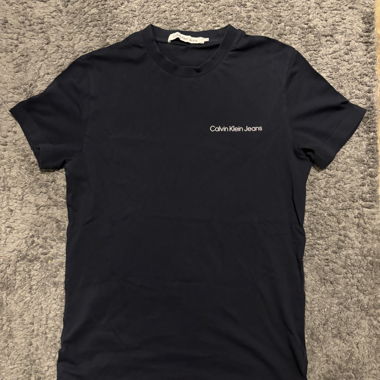 T-shirt Calvin Klein Jeans bleu marine 