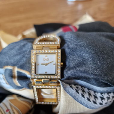 belle montre dolce gabbana excellent état 