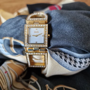 belle montre dolce gabbana excellent état 