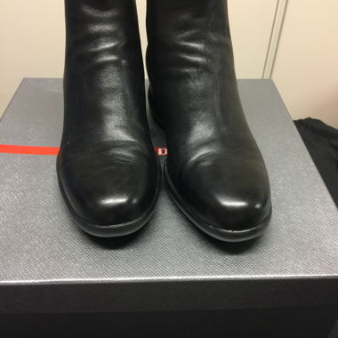 Prada schwarze Leder Chelsea Boots