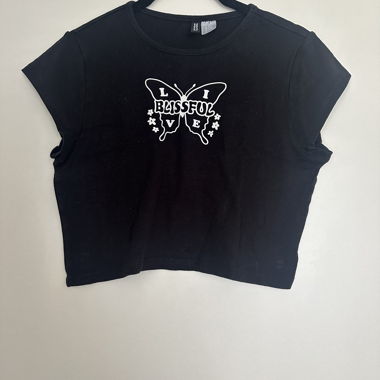 black crop top
