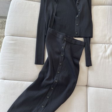 Two-piece set