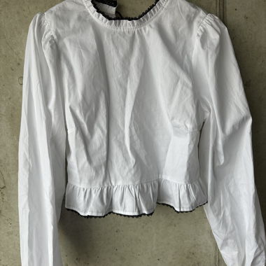 Weisse Sommerbluse
