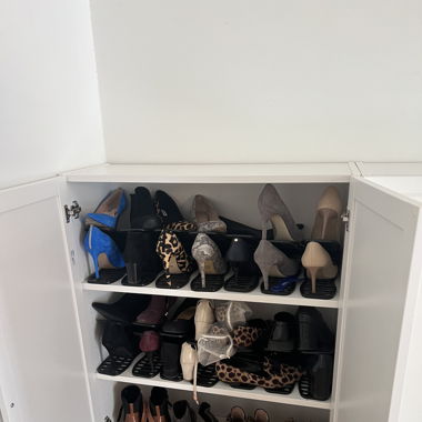 Shoe shelf