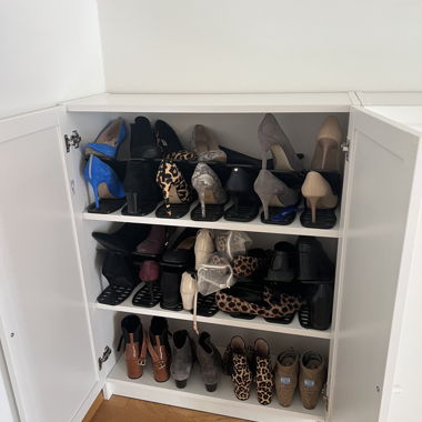 Shoe shelf