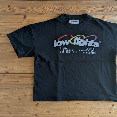 low lights studio t-shirt M