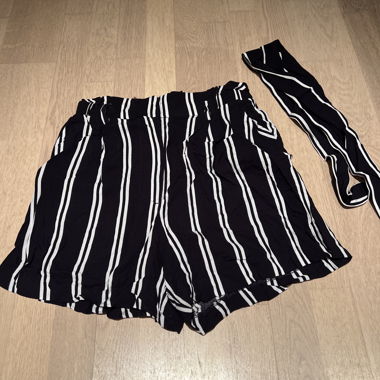 Gestreifte Shorts mit elastischem Bund