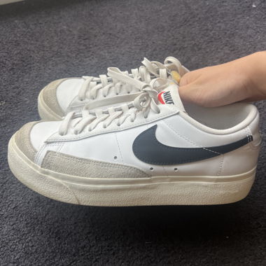 Nike blazer low platform