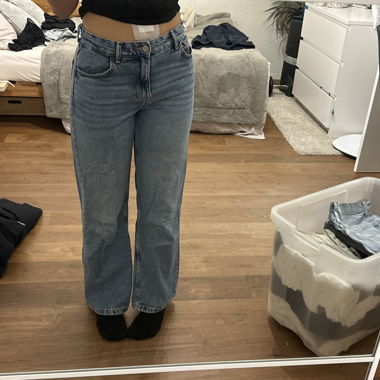 Hellblaue Jeanshose