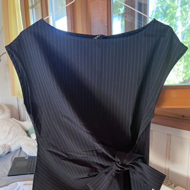 BOAT NECK STRIPE KNOTTED 