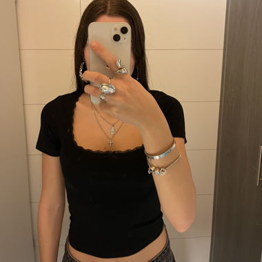Schwarzes Top