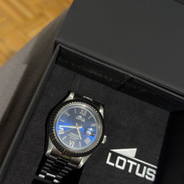 Orologio Lotus in acciaio