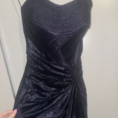 Dunkelblaues Abendkleid