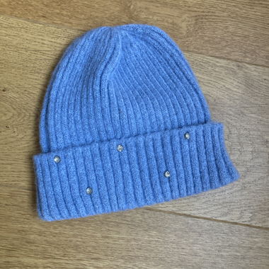 Blue ribbed beanie with rhinestones