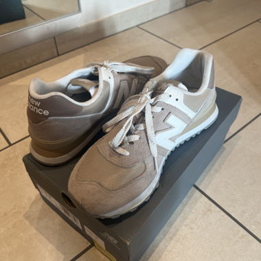 Sneakers New Balance, taglia 42.5, ottime condizioni,
