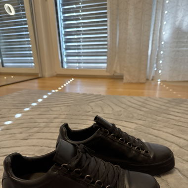 schwarze Schuhe