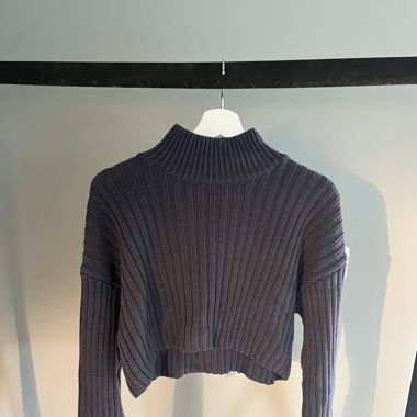 Blauer Pullover