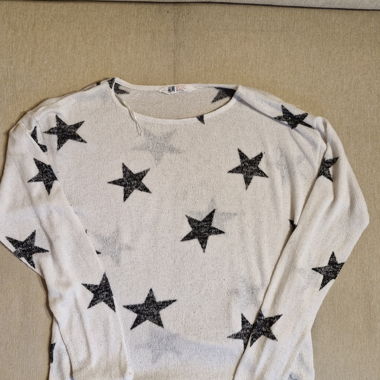 Pull H&M aux étoiles