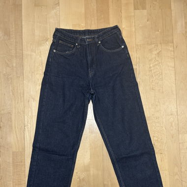 Dark Blue jeans (high waist, straight)