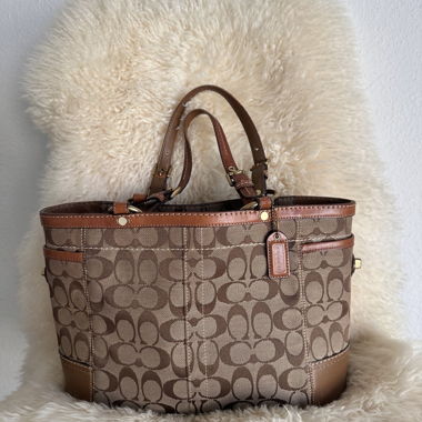 Coach Signature Shopper mit Drehverschluss