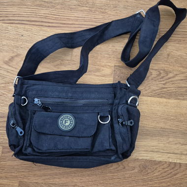 Black "00" Crossbody Bag