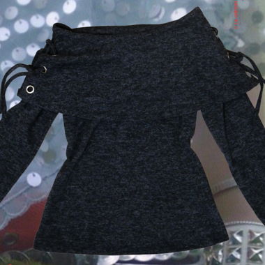 Dark Grey shoulder sweater – Paloma Wool coded.