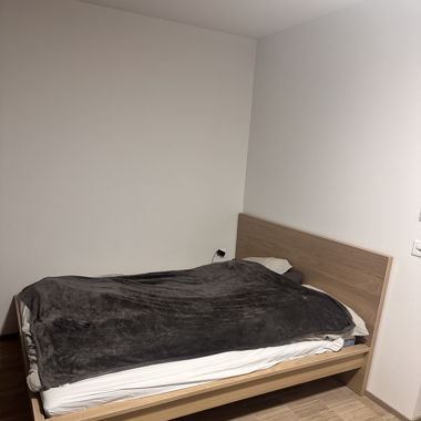 Bett mit Matratze 