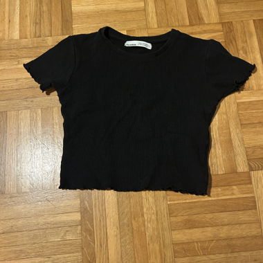 Black crop top