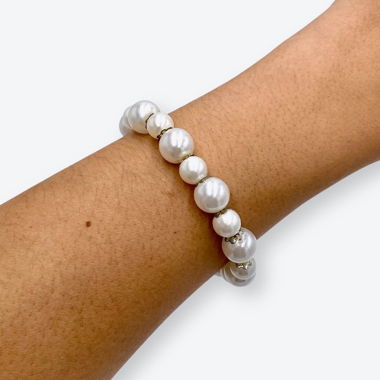 Modeschmuck-Armband mit weissen Kunstperlen