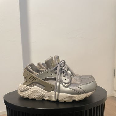 Nike Huarache silber