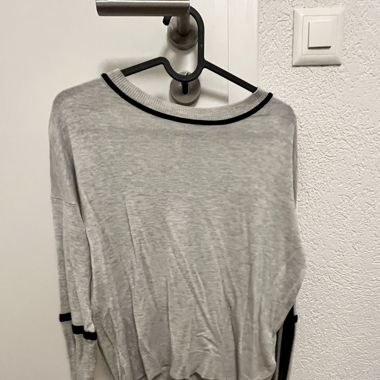Grey cropped pullover